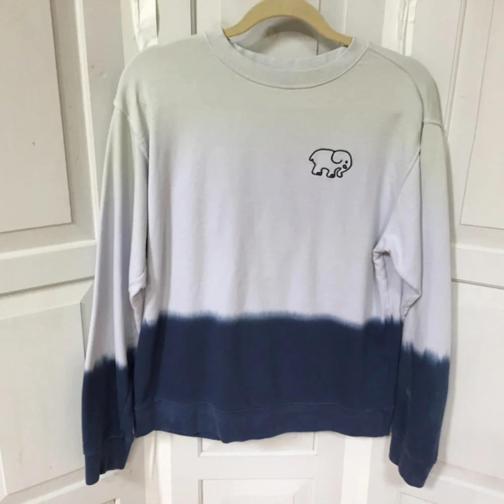 Ivory Ella White and Blue Organic Cotton Sweatshirt - Picture 2 of 13